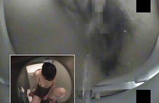 XXX Junge Hure mit einem Mann auf der couch in vielen sexfilme mit frauen ab 50 Posen