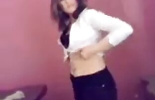 XXX Busty saubere Pussy eines blonden Mädchens in einem Kleid sexfilme mit älteren damen
