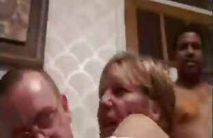 XXX Junge Brünette wird nach einem kleinen Handjob einen Strom von Pisse im Badezimmer freigeben freie frauen pornos
