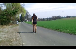 XXX Eine junge Tschechische Sonnenbaden in der Sonne und verwenden Finger gratis pornofilme reife frauen streicheln Ihre Muschi ein wenig