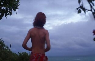 XXX Sie sieht sich Pornofilme an gratis pornos mit älteren frauen und fragt eine schwarze Person wie ein Haufen cooler